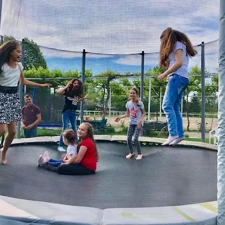 מלון конна база и “макс” נובה זאגורה