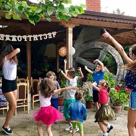 конна база и “макс” מלון נובה זאגורה